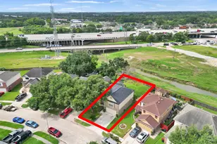 10811 Meadow Walk Ln, Houston, TX 77067 - Photo 29