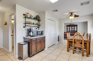 10811 Meadow Walk Ln, Houston, TX 77067 - Photo 11