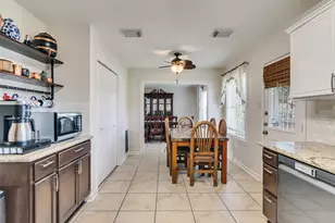 10811 Meadow Walk Ln, Houston, TX 77067 - Photo 7
