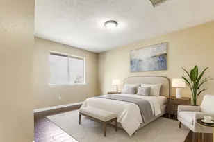 326 Dunford Ct, Highlands, TX 77562 - Photo 11