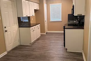 5830 Effingham Dr, Houston, TX 77035 - Photo 5