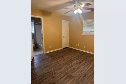 5830 Effingham Drive, Houston, TX 77035 - Photo 9
