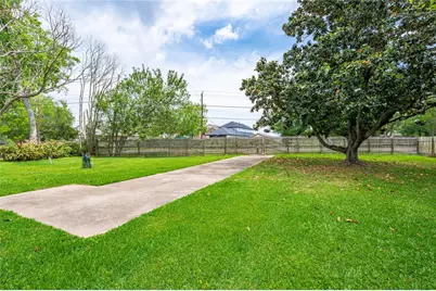 3726 Bayshore Drive, Bacliff, TX 77518 - Photo 37