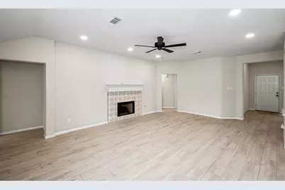 1311 Diamante Drive, Pasadena, TX 77504 - Photo 11