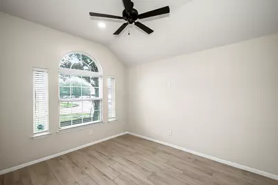 1311 Diamante Drive, Pasadena, TX 77504 - Photo 7