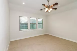 2525 Ocean Key Dr, Texas City, TX 77568 - Photo 9