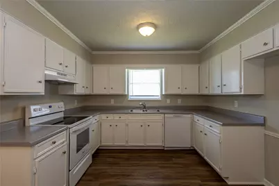 5810 Meadowview Road, Beaumont, TX 77708 - Photo 5