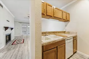 8055 Cambridge St, Houston, TX 77054 - Photo 5