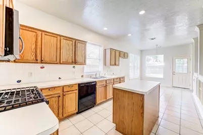 8510 Nashwood Court, Houston, TX 77040 - Photo 9