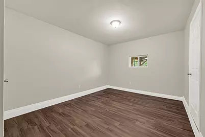 5714 Peacock Street, Houston, TX 77033 - Photo 19