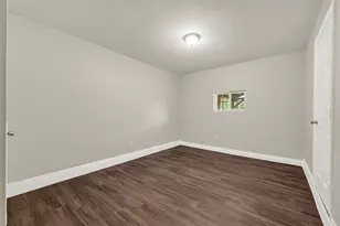 5714 Peacock St, Houston, TX 77033 - Photo 19