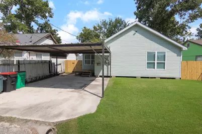 305 E Francis Street, Baytown, TX 77520 - Photo 11