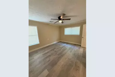 305 E Francis Street, Baytown, TX 77520 - Photo 7