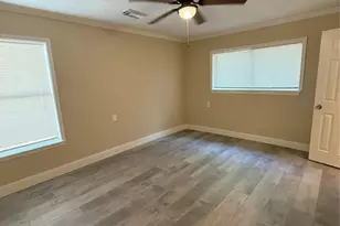 305 E Francis St, Baytown, TX 77520 - Photo 7