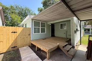 305 E Francis St, Baytown, TX 77520 - Photo 9