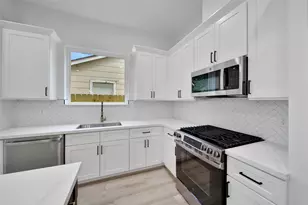 7012 St Augustine St, Houston, TX 77021 - Photo 5