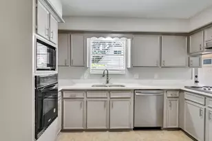 14134 Cleobrook Dr, Houston, TX 77070 - Photo 11