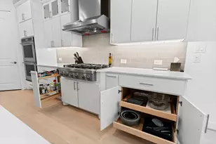 413 New Frst Ln, The Woodlands, TX 77382 - Photo 17