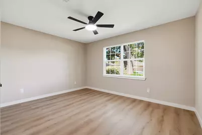 8902 Winding River Drive, Houston, TX 77088 - Photo 31