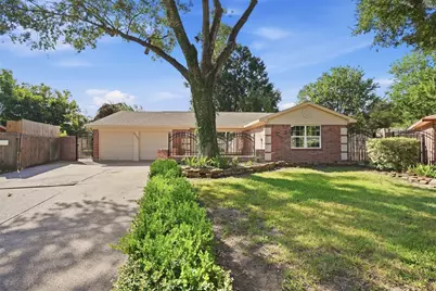 8902 Winding River Drive, Houston, TX 77088 - Photo 3