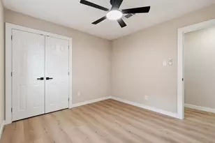 8902 Winding River Dr, Houston, TX 77088 - Photo 29