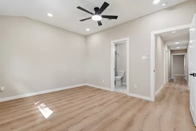 8902 Winding River Drive, Houston, TX 77088 - Photo 15