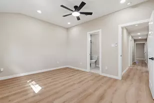 8902 Winding River Dr, Houston, TX 77088 - Photo 15