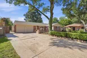 8902 Winding River Dr, Houston, TX 77088 - Photo 1