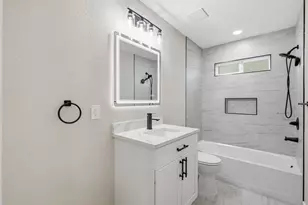8902 Winding River Dr, Houston, TX 77088 - Photo 13