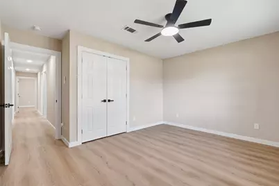 8902 Winding River Drive, Houston, TX 77088 - Photo 21