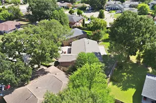 8902 Winding River Dr, Houston, TX 77088 - Photo 41