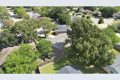 8902 Winding River Drive, Houston, TX 77088 - Photo 37
