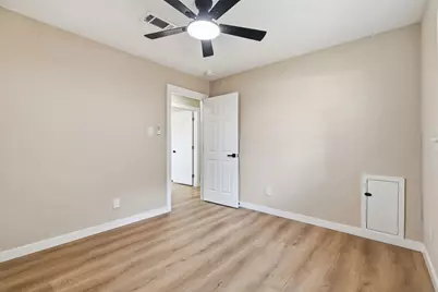 8902 Winding River Drive, Houston, TX 77088 - Photo 27