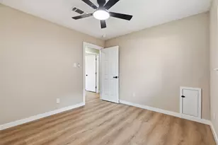 8902 Winding River Dr, Houston, TX 77088 - Photo 27