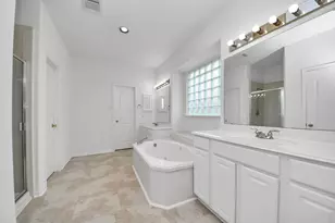 4230 Waterwood Dr, Baytown, TX 77521 - Photo 19