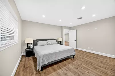 10335 Emnora Lane, Houston, TX 77043 - Photo 33