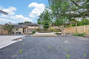 10335 Emnora Ln, Houston, TX 77043 - Photo 37