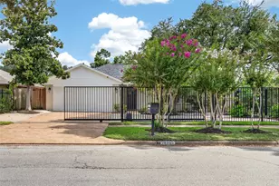10335 Emnora Ln, Houston, TX 77043 - Photo 3