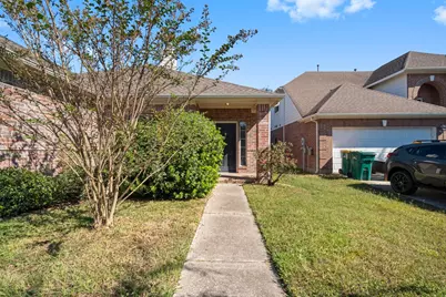 2204 Highland Crossing Drive, Conroe, TX 77304 - Photo 3