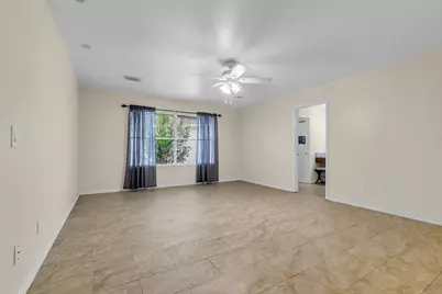 10906 Cayman Mist Drive, Houston, TX 77075 - Photo 9