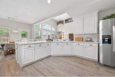 155 E Concord Valley Circle, The Woodlands, TX 77382 - Photo 13