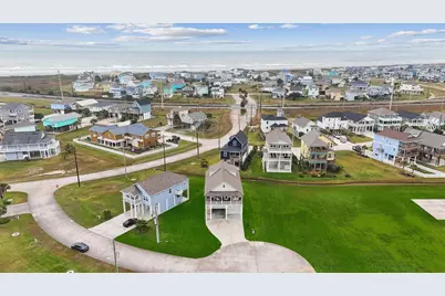 3810 Carmel Court, Galveston, TX 77554 - Photo 3