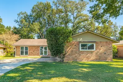 820 Perry Street, Angleton, TX 77515 - Photo 3