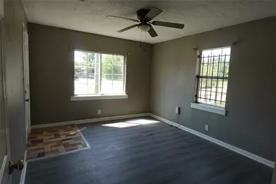 4825 Weaver Road, Houston, TX 77016 - Photo 3