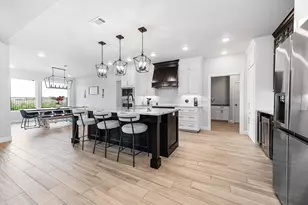 800 Greystone Ln, Angleton, TX 77515 - Photo 13