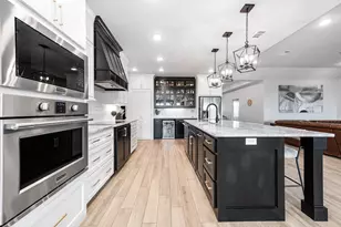 800 Greystone Ln, Angleton, TX 77515 - Photo 15