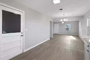 305 S Erwin St, Brazoria, TX 77422 - Photo 9