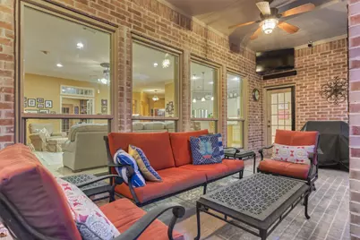 111 S Castlegreen Circle, The Woodlands, TX 77381 - Photo 7