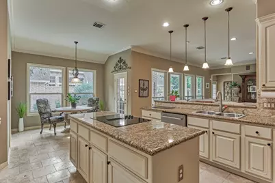 111 S Castlegreen Circle, The Woodlands, TX 77381 - Photo 25