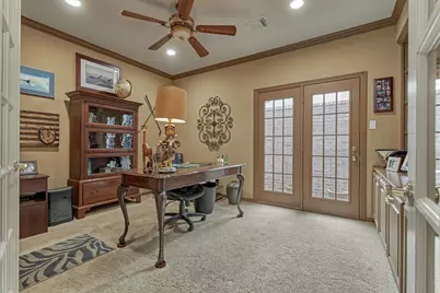 111 S Castlegreen Circle, The Woodlands, TX 77381 - Photo 17